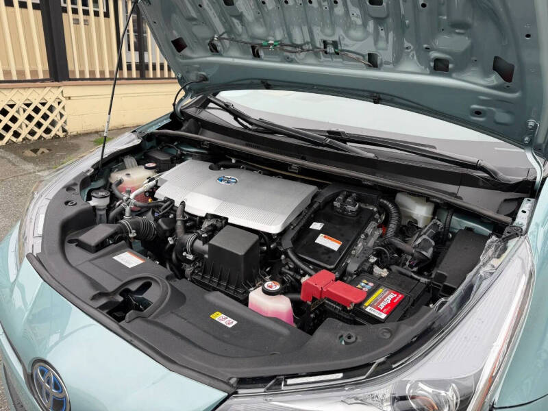 2019 Toyota Prius XLE