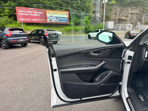 2022 Audi Q8 quattro Premium Plus 55 TFSI