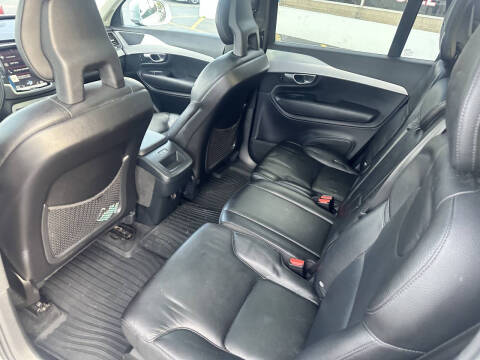 2016 Volvo XC90 T5 Momentum