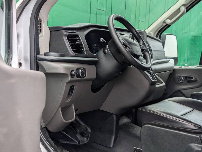 2025 Ford Transit 250