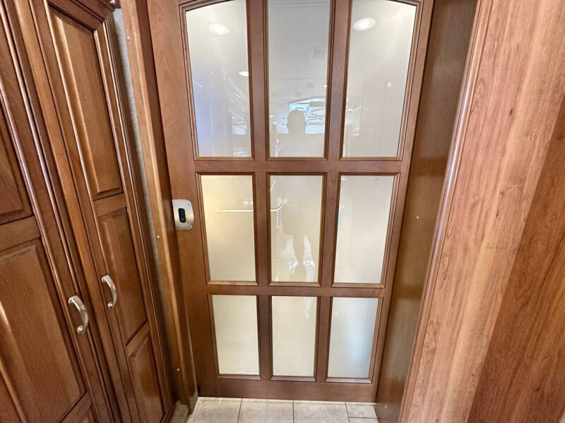 2017 Entegra Anthem 44b 1.5 Bath, 450hp Dies