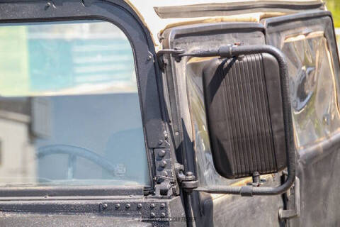 2014 AM General Hummer