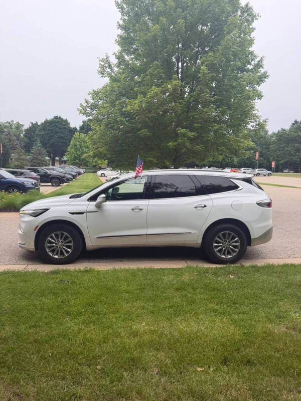 2023 Buick Enclave Essence