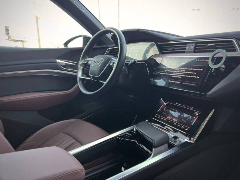 2023 Audi e-tron quattro Premium Plus