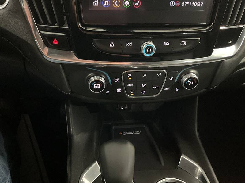 2023 Chevrolet Traverse LT Leather