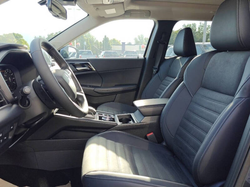 2025 Mitsubishi Outlander PHEV SE