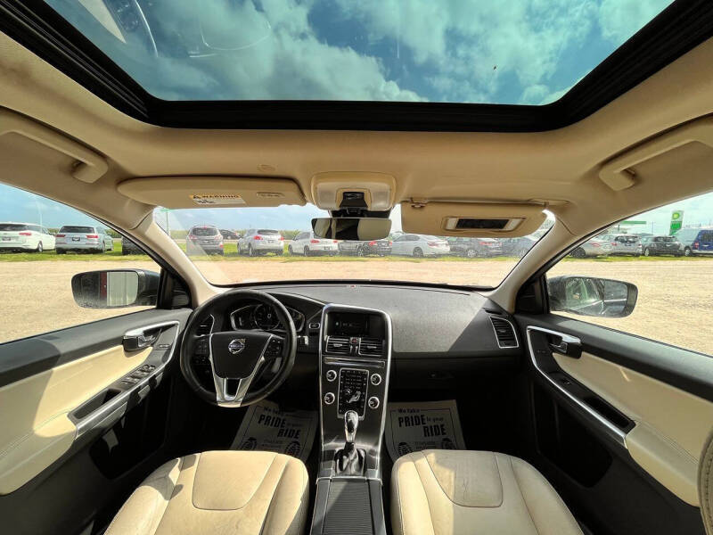 2016 Volvo XC60 T5 Drive-E Premier