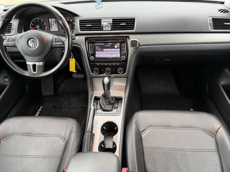 2014 Volkswagen Passat 1.8T SE PZEV