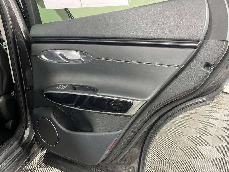 2025 Genesis GV70 2.5T Standard