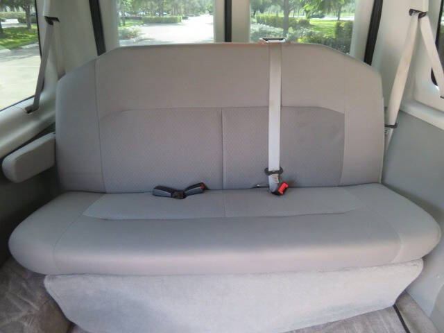 2013 Ford E-Series E-150 XLT