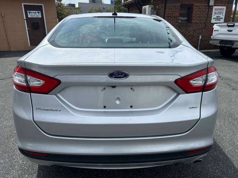 2016 Ford Fusion SE