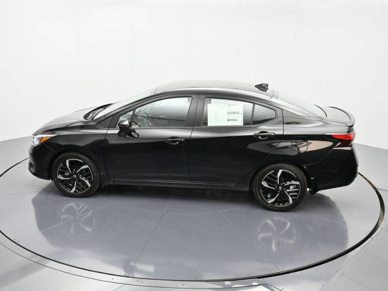 2025 Nissan Versa SR