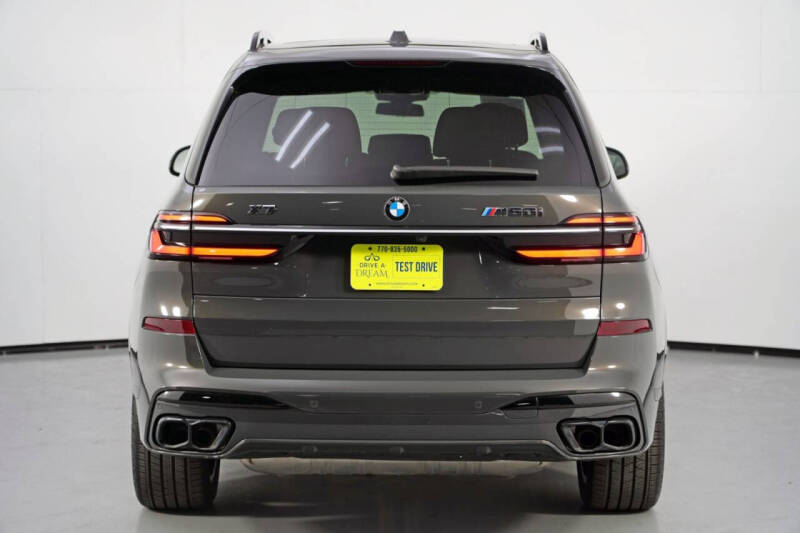 2023 BMW X7 M60i