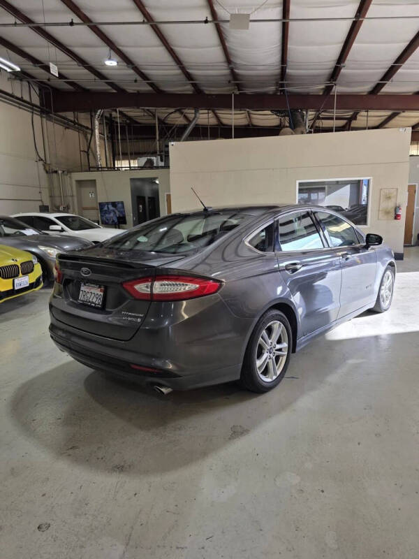 2016 Ford Fusion Hybrid Titanium