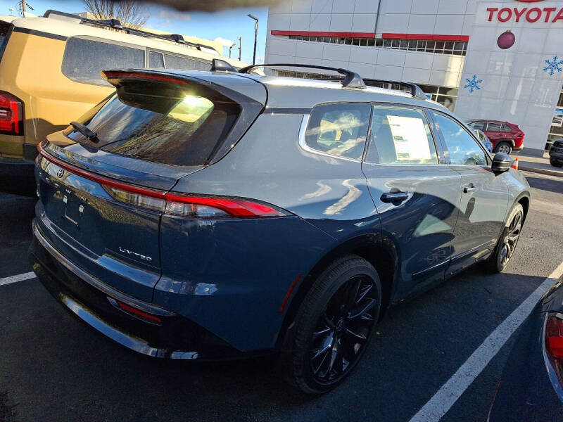 2025 Toyota Crown Signia Limited