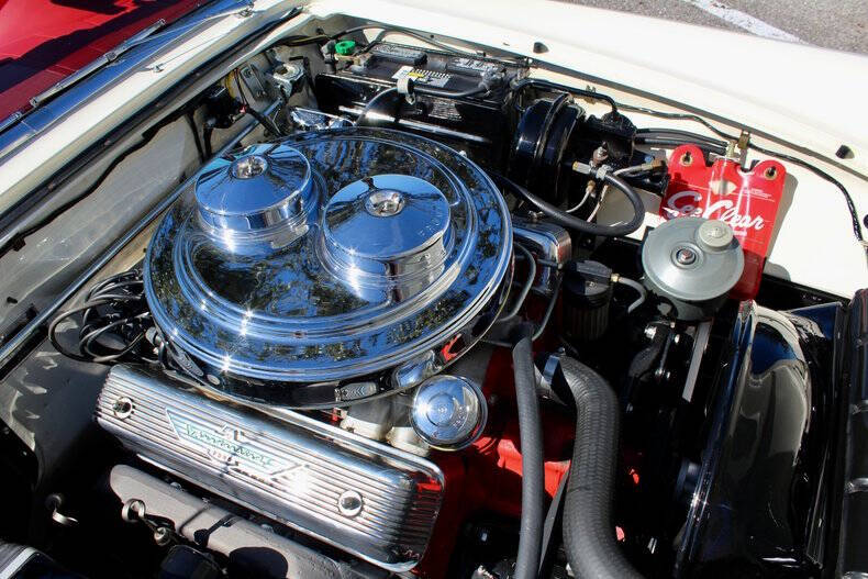1957 Ford Thunderbird