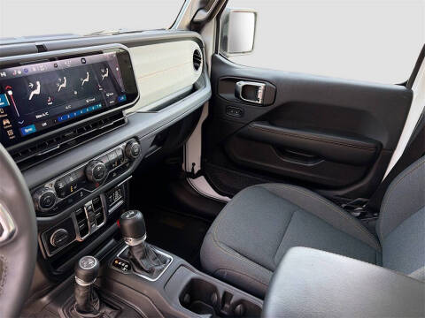 2025 Jeep Wrangler Sahara 4xe