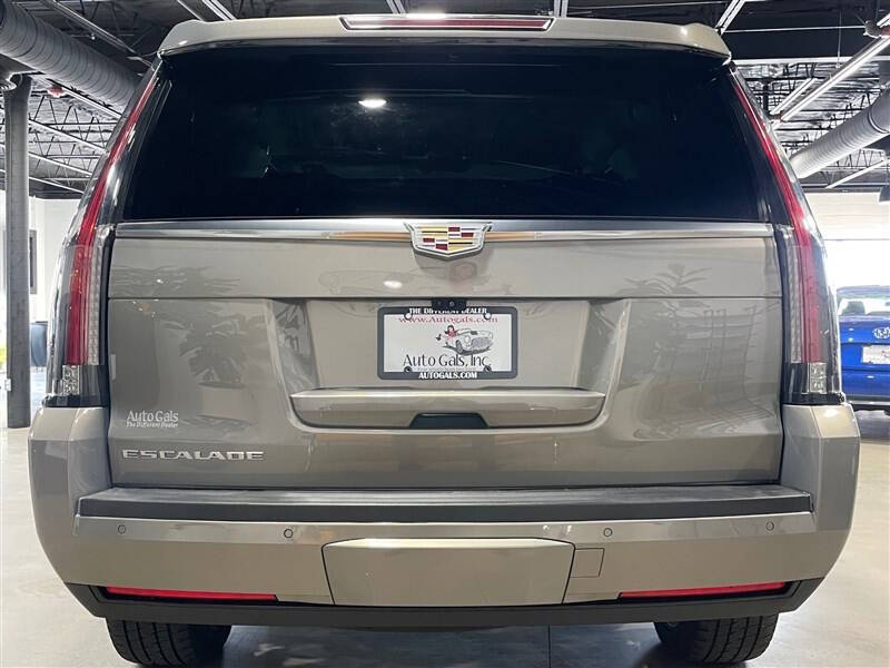 2018 Cadillac Escalade Luxury