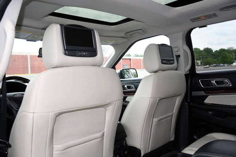 2017 Ford Explorer Platinum