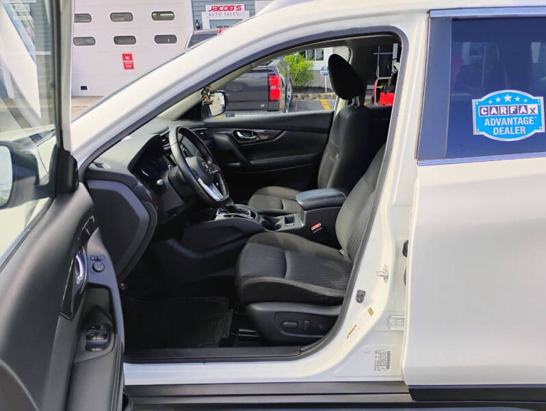 2020 Nissan Rogue SV