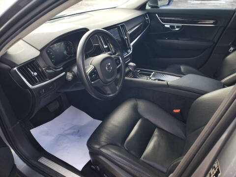 2018 Volvo S90 T6 Momentum