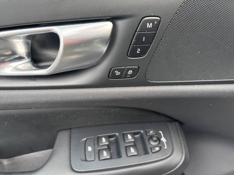 2025 Volvo S60 B5 Core