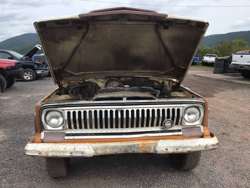 1973 Jeep J-4000