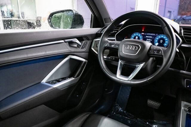 2022 Audi Q3 quattro S line Prem Plus 45 TFSI