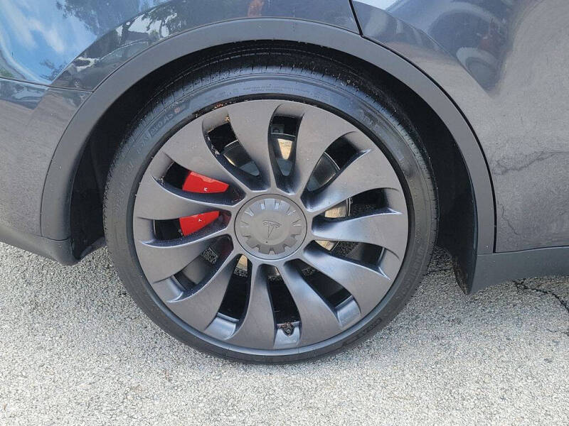 2025 Tesla Model Y Performance