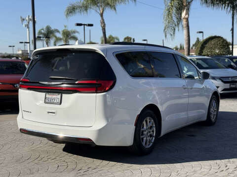 2022 Chrysler Pacifica Touring L