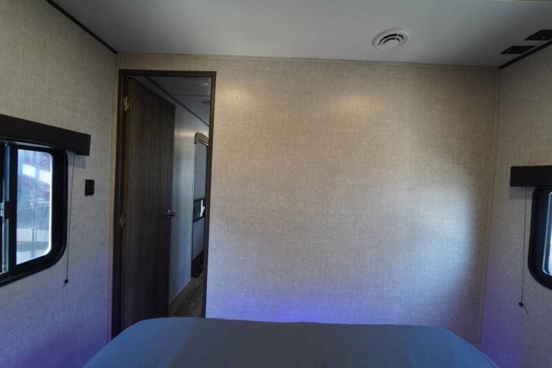 2022 Crossroads RV Zinger