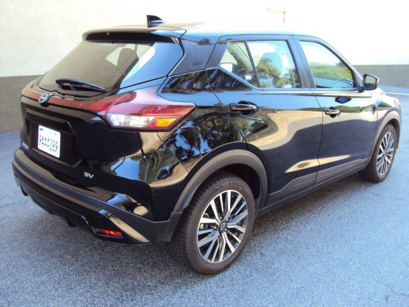 2022 Nissan Kicks SV