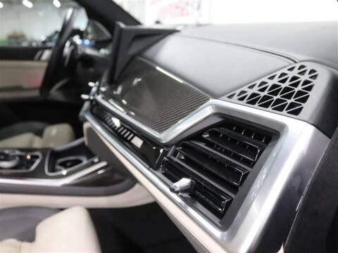 2023 BMW X7 M60i