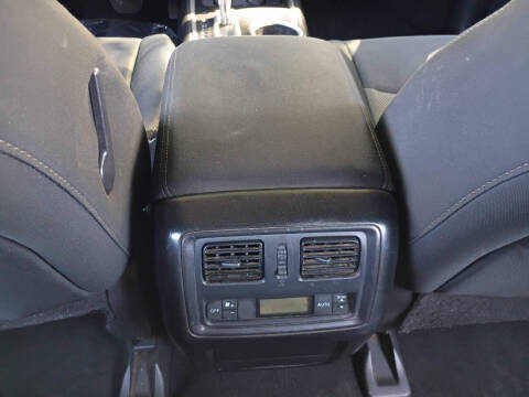 2017 Nissan Pathfinder SV