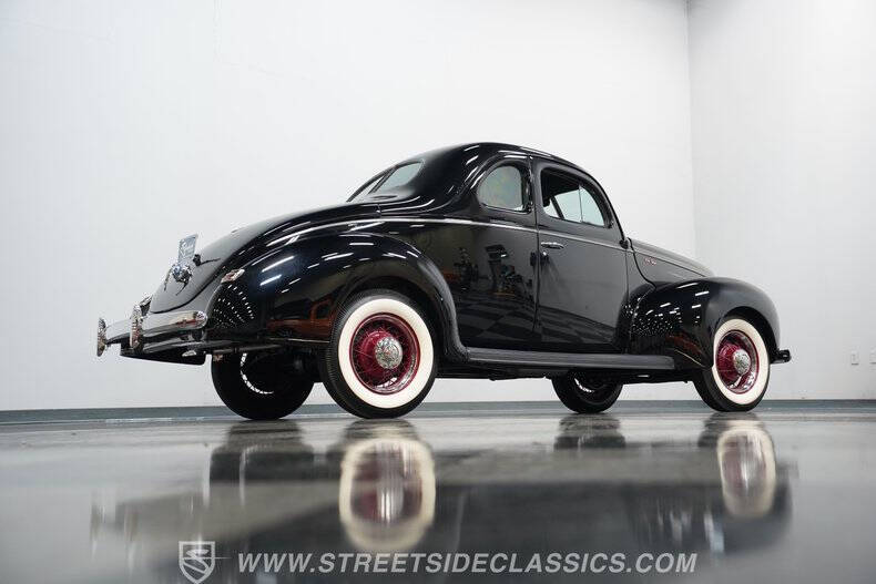 1940 Ford Deluxe