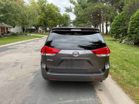 2011 Toyota Sienna LE 8-Passenger