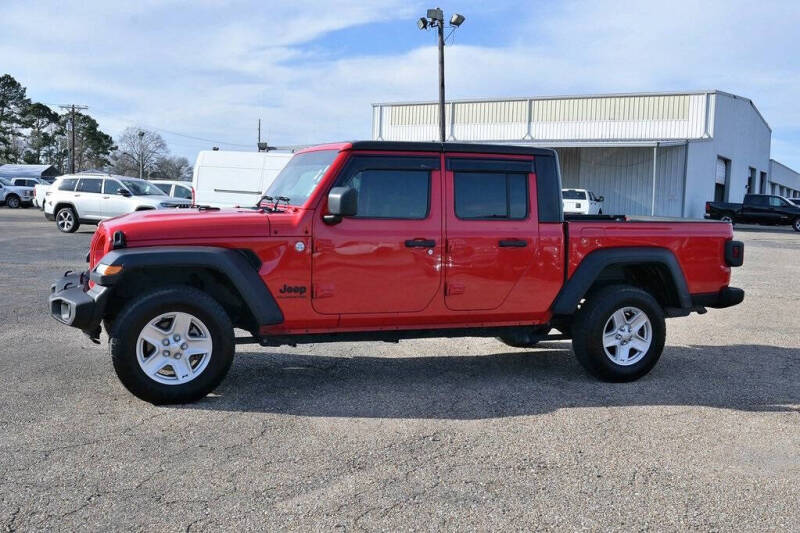 Used 2020 Jeep Gladiator Sport S with VIN 1C6HJTAG9LL159929 for sale in Lafayette, LA