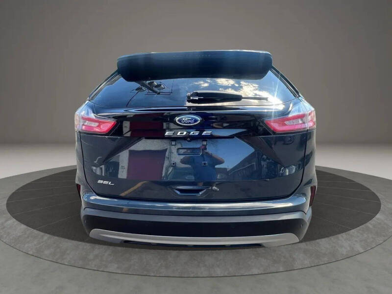 2021 Ford Edge