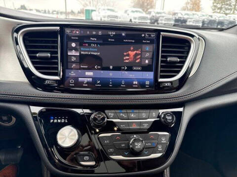 2025 Chrysler Pacifica Pinnacle