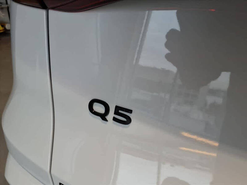 2025 Audi Q5 quattro Premium TFSI
