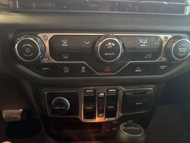 2024 Jeep Gladiator NightHawk