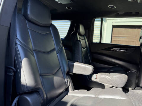 2018 Cadillac Escalade ESV Platinum