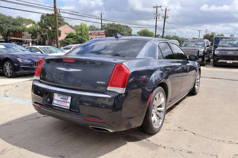2016 Chrysler 300 Limited