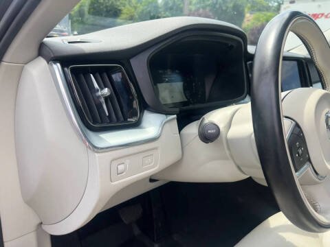 2018 Volvo XC60 T6 Momentum
