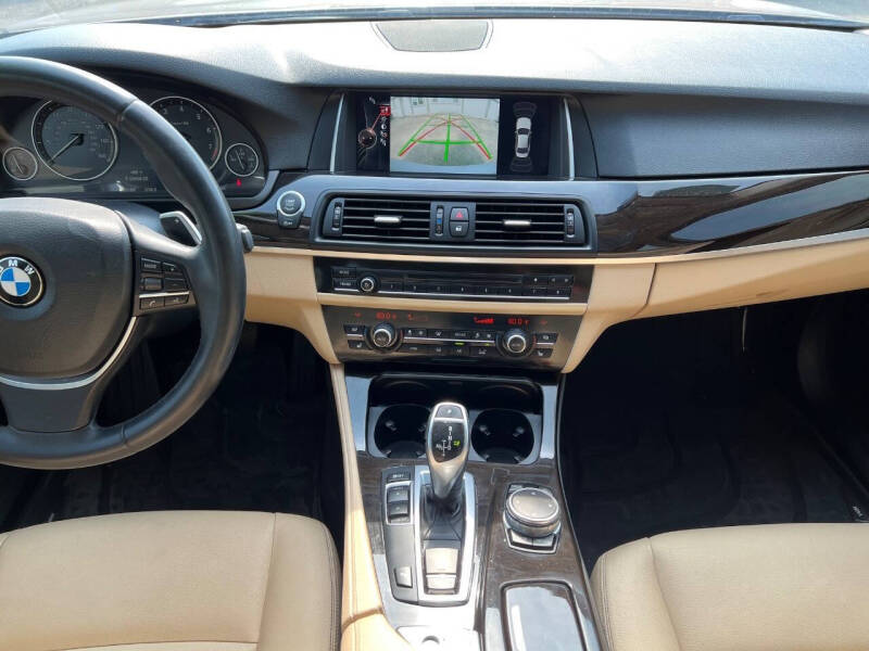 2016 BMW 5 Series 528i