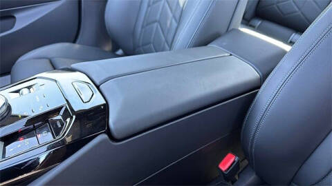 2025 BMW 5 Series 530i