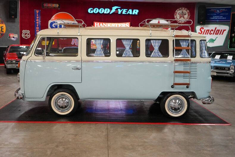 1976 Volkswagen Type 2 Westfalia Camper Bus