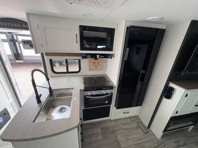 2026 Venture RV Sienna