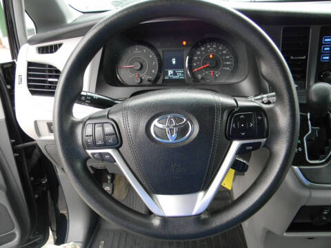 2017 Toyota Sienna LE 7-Passenger