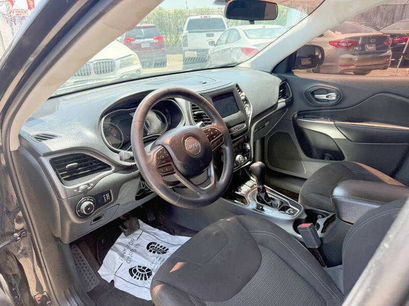 2019 Jeep Cherokee Latitude